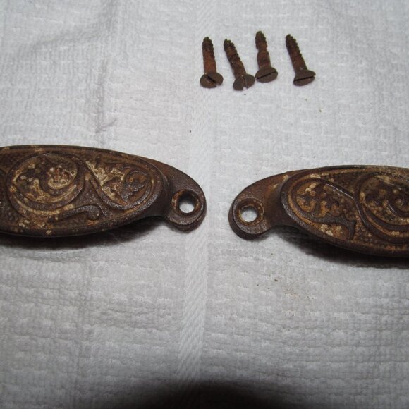 VINTAGE ANTIQUE ART DECO IRON DRAWER PULLS. - Picture 8 of 8